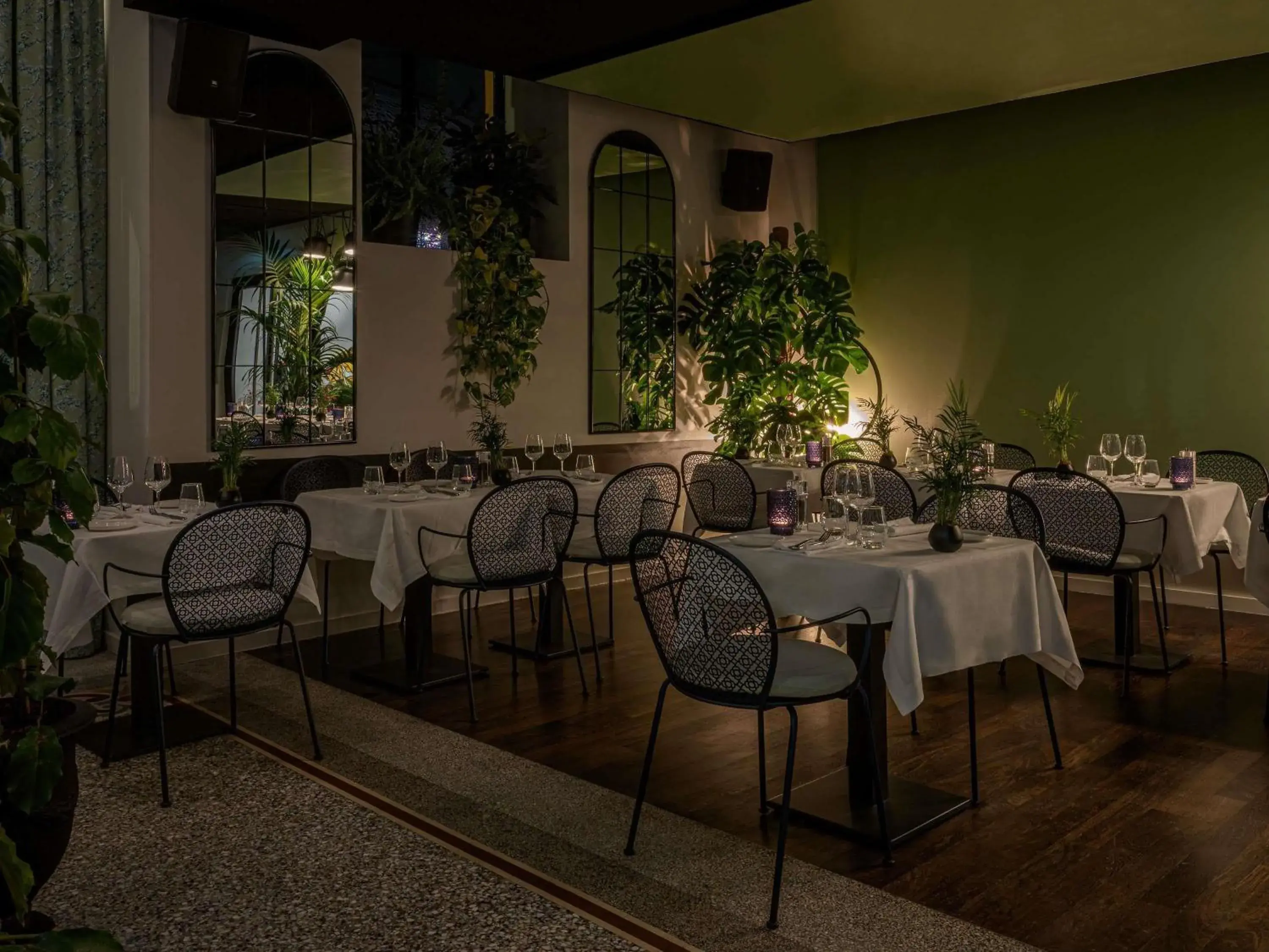 Restaurant/places to eat in Molitor Hotel & Spa Paris - MGallery Collection